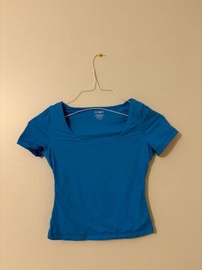 Pumiey Women's Short Sleeve Scoop Neck Tee in Bright Blue